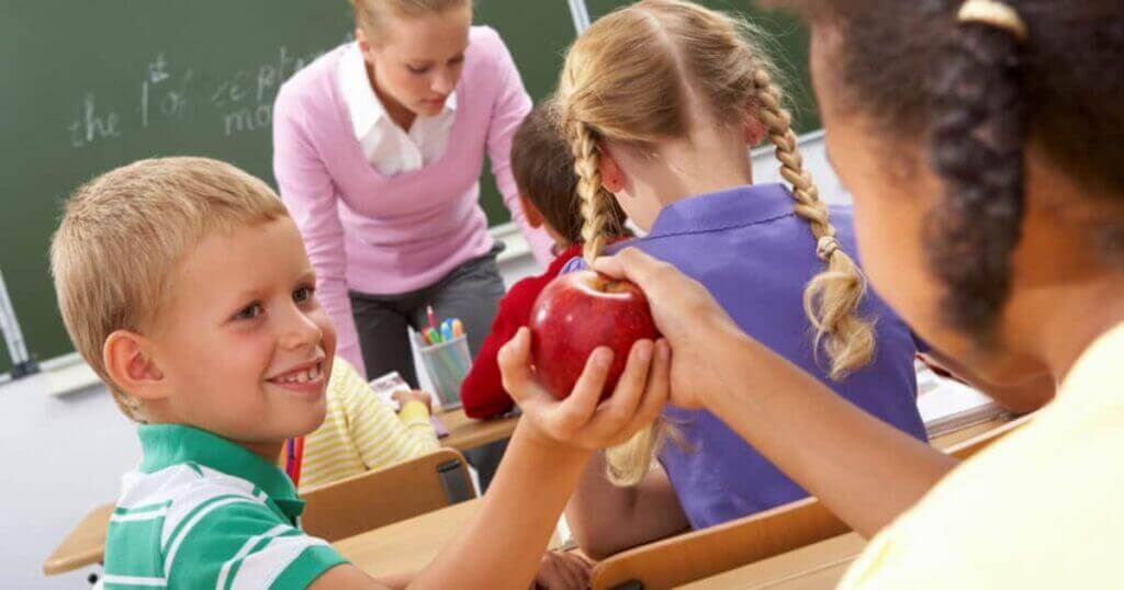 Picture of famzoo vs greenlight comparison